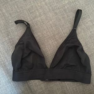 Negative sieve non-wire bra